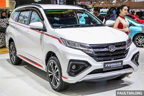 Eksterior Samping Depan New Terios Custom Solo Raya
